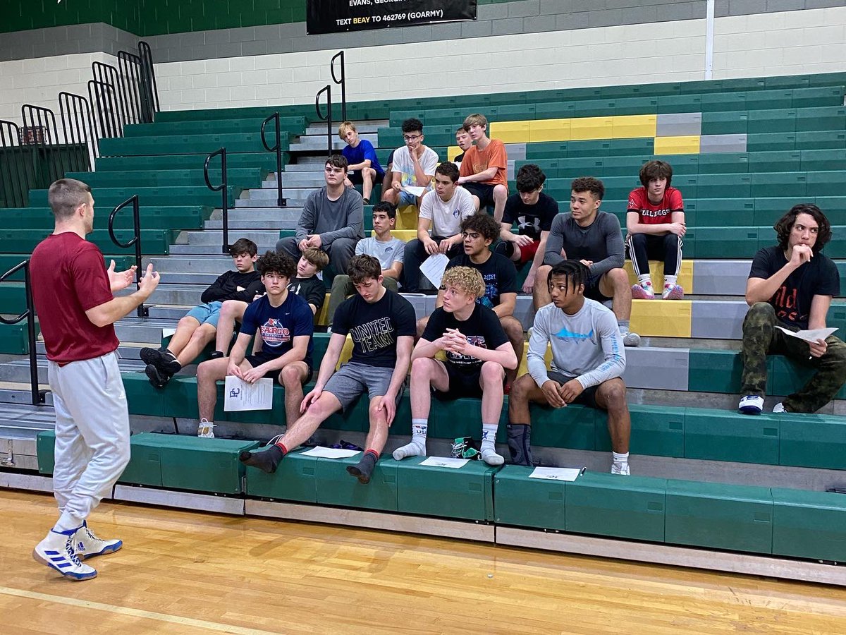 Coach_Vut_165's tweet photo. Camp szn. Thanks for having me out @HighGreenbrier ! For anyone else looking for camps please feel free to DM! #visionmindset https://t.co/yXcUhgRV5Q