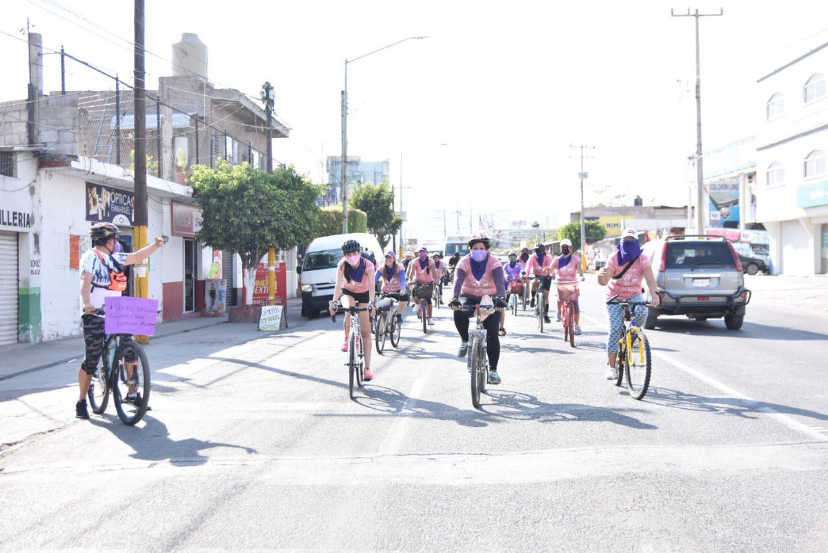 JojutlaMorAyunt's tweet photo. Por iniciativa del grupo de ciclistas Intrépidas , este sábado, en el municipio de #Jojutla se llevó a cabo la #RodadaDeAltura 2022 en el marco del #8M Día Internacional de la Mujer. https://t.co/GvN4yN3IU7