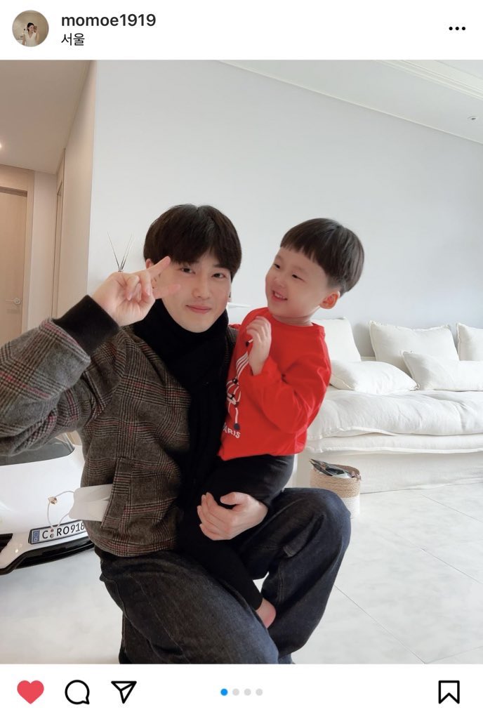 BUNNYMYE0N's tweet photo. 220313 MOMOE1919 INSTAGRAM UPDATE 

"Reunion for the 1st time after 2 years 🧸🤍 @/kimjuncotton 🌟" 

Another 2 new photos of Junmyeonnie with Baby Jin !! (Baek Guyoung's Son) 

#수호 #SUHO #준면 #JUNMYEON https://t.co/AfxXjBQeO8