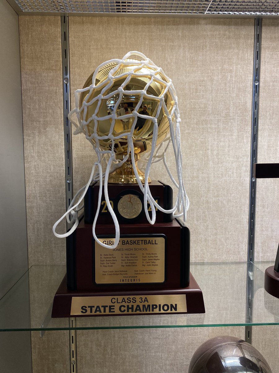 jones_longhorn's tweet photo. The 2022 3A Girls State Champions! #Back2Back https://t.co/OLg7ARSS0I