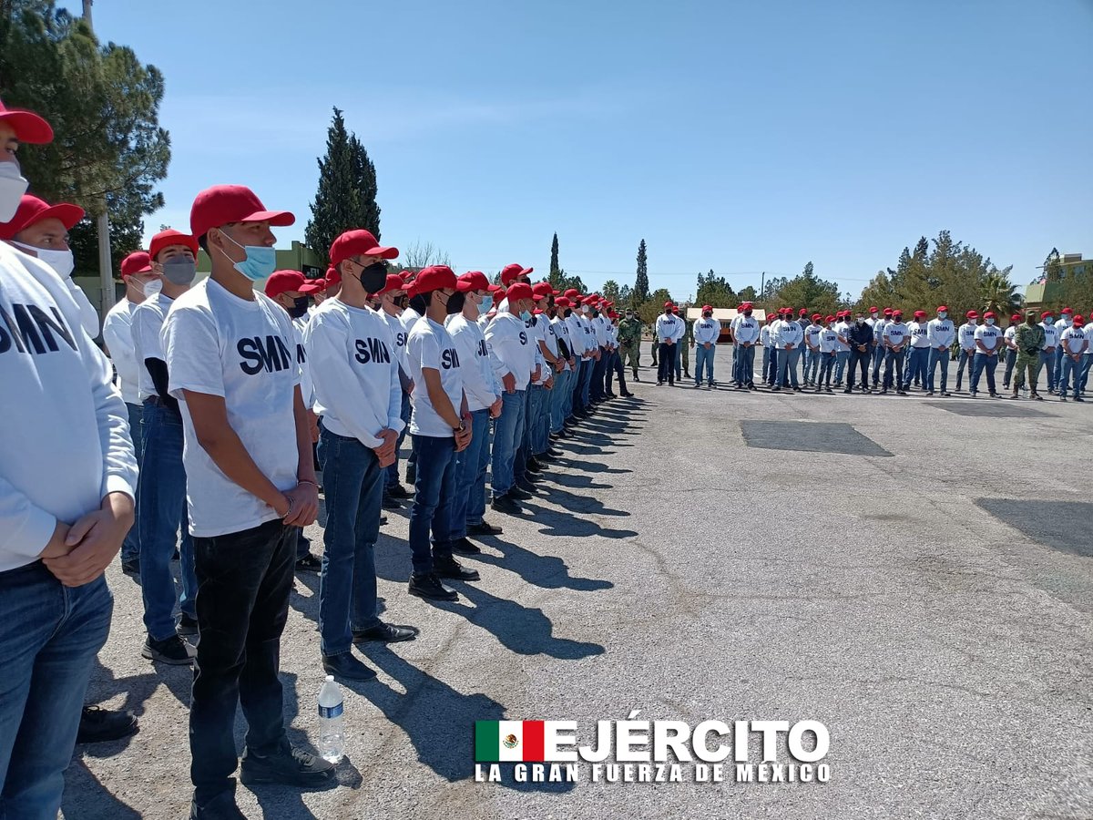 Defensamx1's tweet photo. El personal de la #5ZonaMilitar perteneciente al #EjércitoMexicano dio la bienvenida a los Soldados del Servicio Militar Nacional Clase 2003 y remisos; #Chihuahua, #Chih. 
 #UnidosSomosLaGranFuerzaDeMéxico https://t.co/xw226rO4Z8