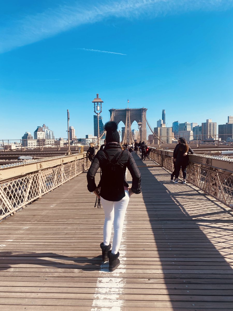 annapres70's tweet photo. Un tramonto su Manhattan, il mare che ti soffia addosso il vento dell’Atlantico, i grattacieli che si riempiono di luci e tu che da New York non te ne andresti mai. (Fabrizio Caramagna) https://t.co/e2U780kyzb