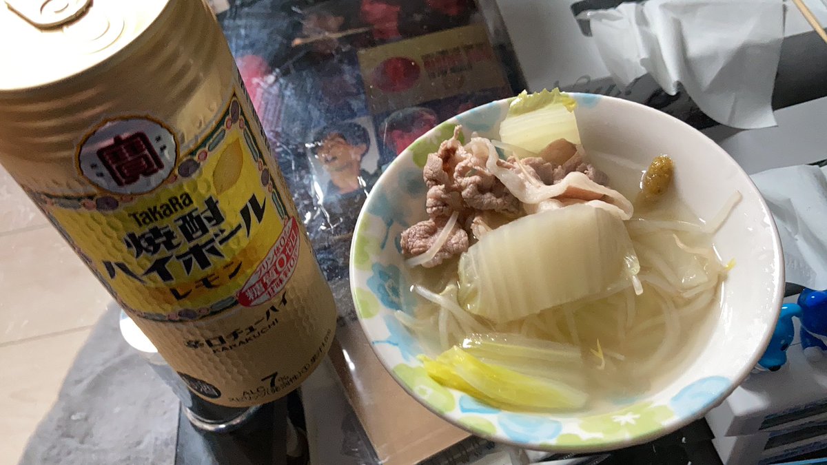 b20181010's tweet photo. 晩飯に作った白菜もやし豚で飲む！ https://t.co/dDaPT5WkWO