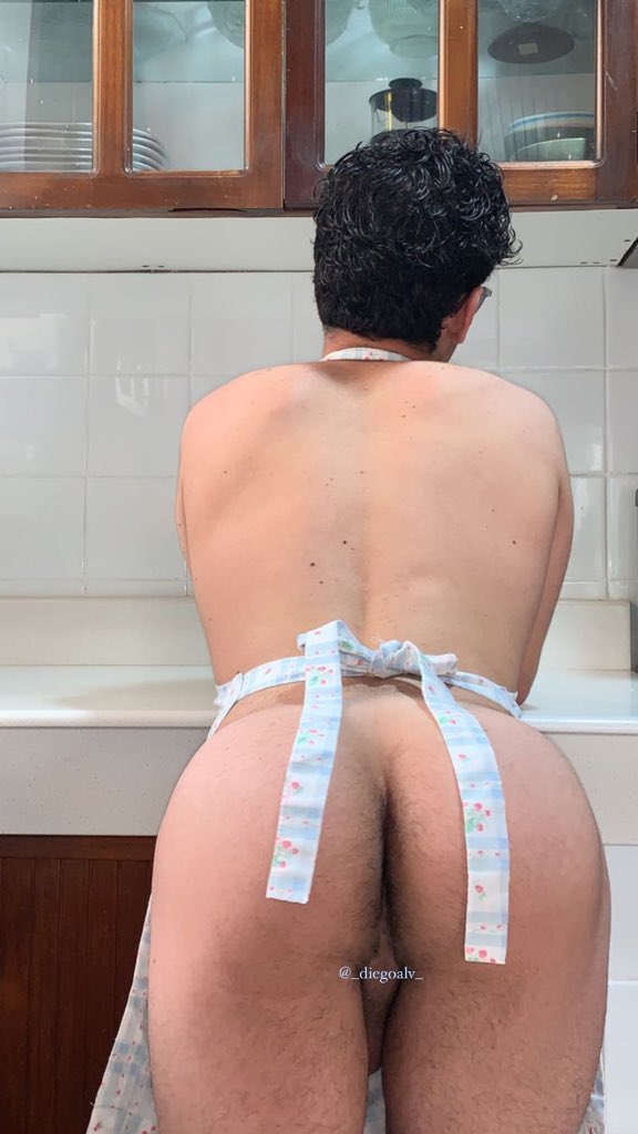 _diegoalv_'s tweet photo. we could take it to the kitchen, i'll be on the island come and eat ♡ https://t.co/n47Oy7HYTg