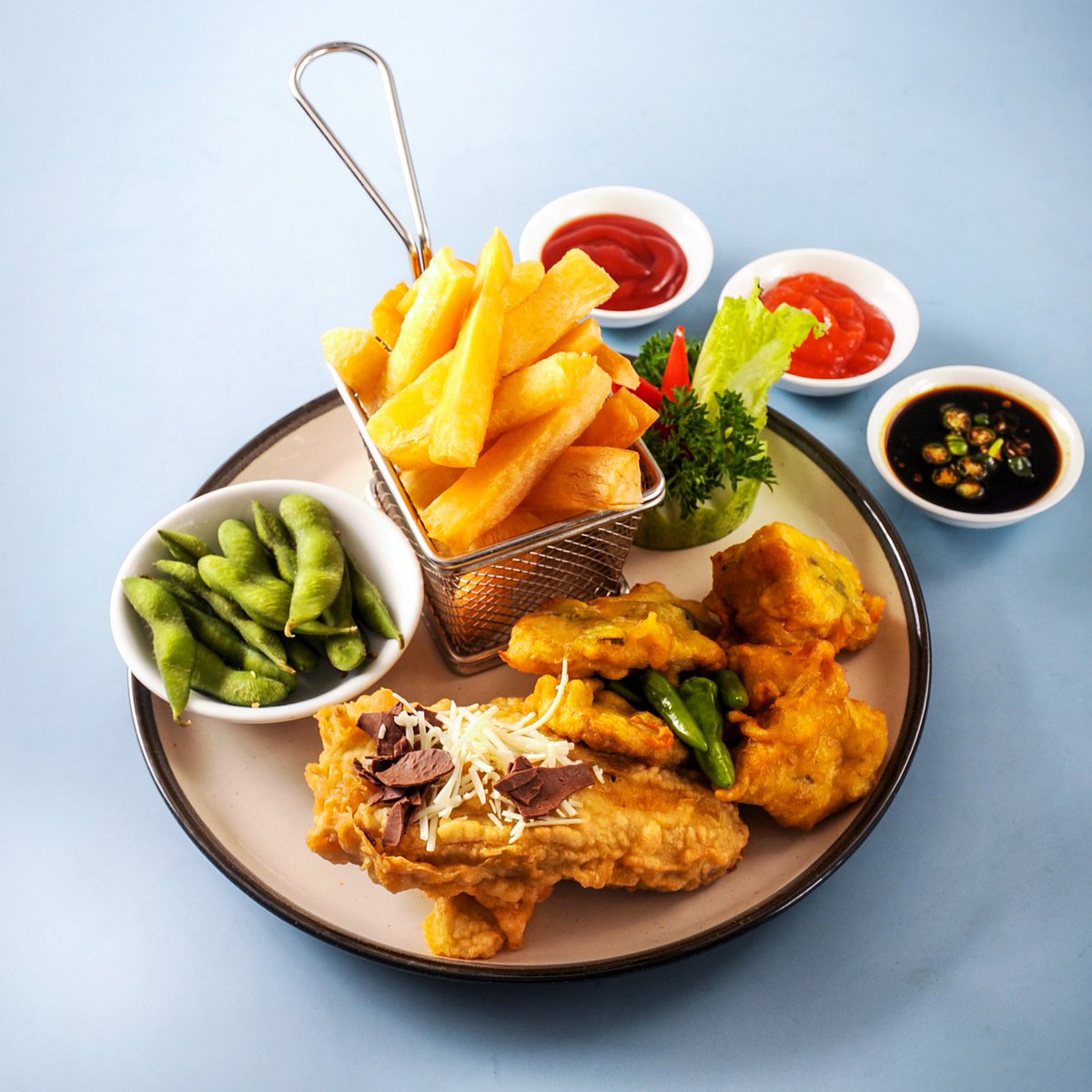 htlborobudurjkt's tweet photo. Pendopo Lounge &amp; Terrace serves delicious Savory Snack On March 23rd, 2022 with Hotel Borobudur Jakarta's 48th Anniversary special price! Everything starts from IDR 48.000++ ONLY! You'll get mouth watery when you see it!

Reservation : 081113100247

#hotelborobudurjakarta #jktgo https://t.co/gZzeQWA5Yg