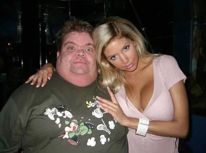 SoupyFPS's tweet image. apex players and their egirlfriends: