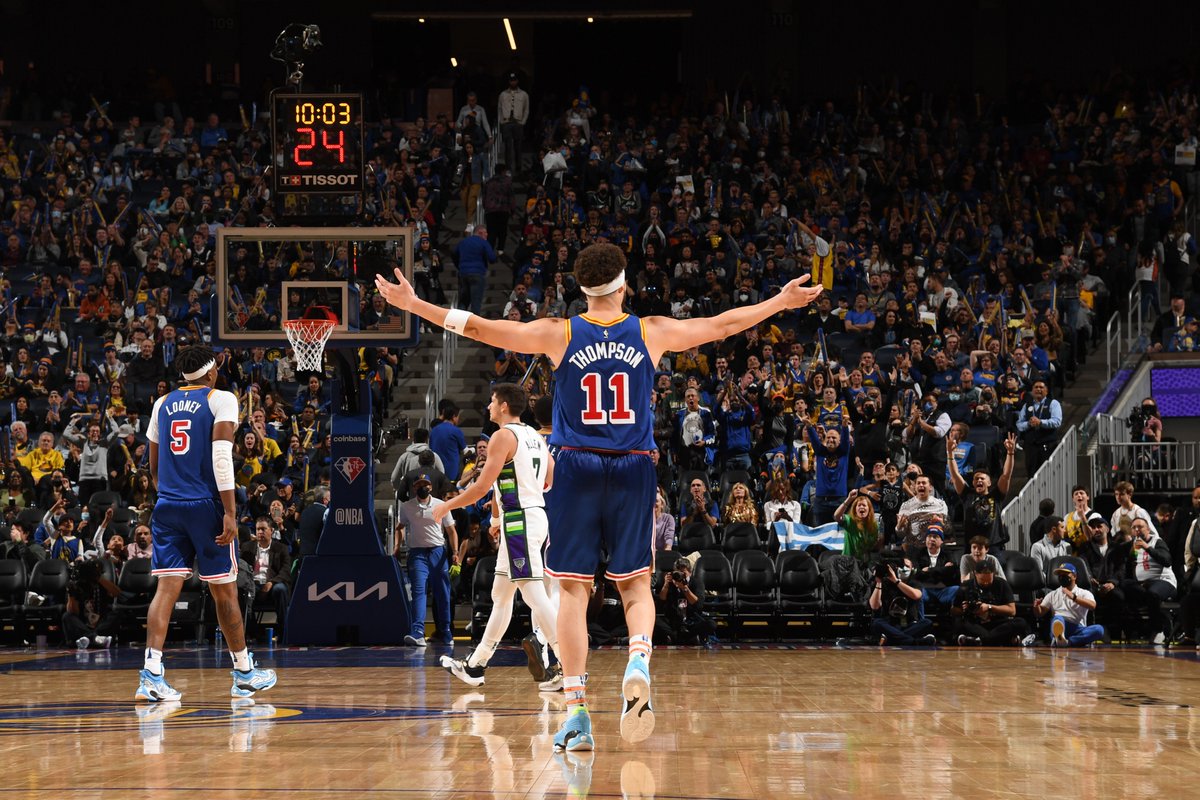 Klay Thompson tonight:

💧 38 points (season high)
💧 8 3PM (season high)
💧 Warriors Win

#DubNation