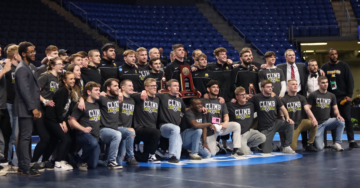WLU_Wrestling's tweet photo. Taking home the Third Place Team Trophy in the 2022 NCAA Division II National Tournament .. Your West Liberty Hilltoppers 🐻🏆💥🔥🎉
#ClimbTheHill https://t.co/LQUXNhERcD