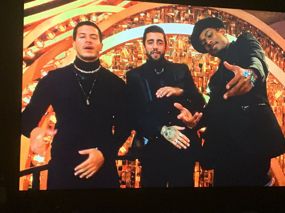 ferinha40's tweet photo. Meu pódio ❤️homens de preto festa linda @PanteneBrasil @Aguiarthur  @PedroScooby @iampauloandre @bbb #BBB222 #luisanobbb #Boninho @boninho @tadeuschmidt #podio #bbb22 #festabbb #meupodio https://t.co/kolBYxGASQ