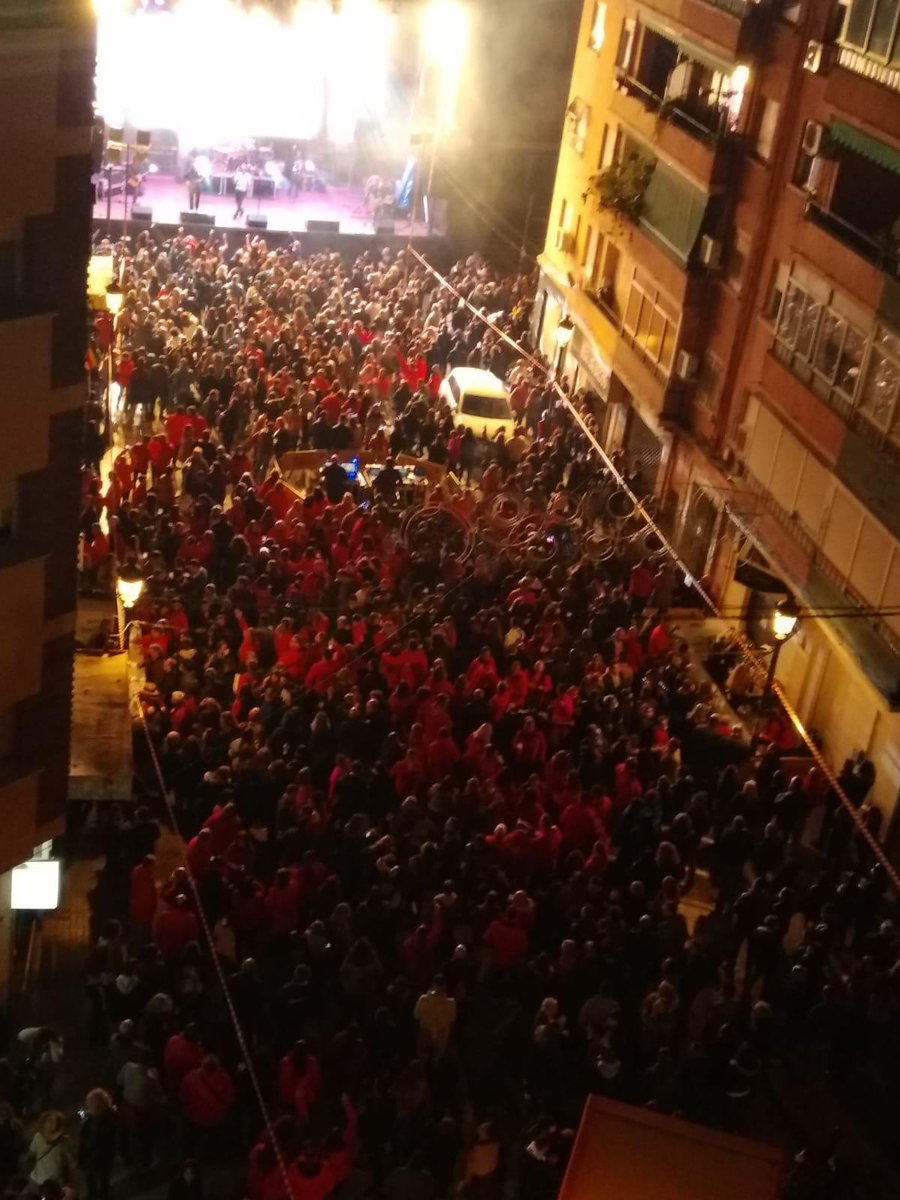 Qué ganas @grupovertigoof teníamos de vernos, sentirnos y disfrutarnos. Otra noche mágica de "Prefallas" con vosotros. Gracias a todos los que habéis vibrado con nosotros.