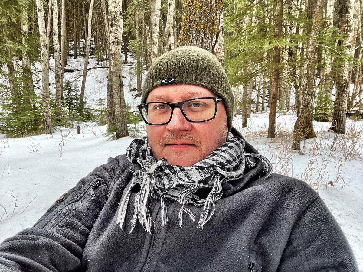 darron's tweet photo. Had a few hours to myself in the woods near our house. Made a small fire and some tea from the dead wood around me. #quiet #wolfandgrizzly #helinox #tripleaughtdesign #511 #h2no #silky #mora #leatherman #prometheusdesignwerx https://t.co/3mZooG7IDX