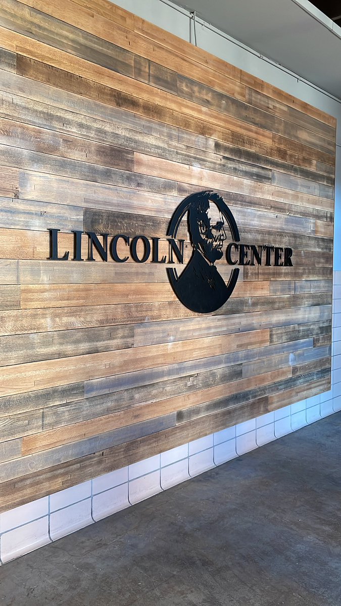 bryangumpy's tweet image. I’ve only lived here for 2 1/2 years but the smell of this building will bring me a thousand sweet memories for the rest of my days.