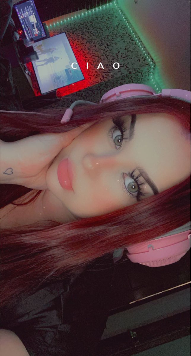 EmDoesntSweat's tweet photo. https://t.co/GuM9lx94Xs come hangout ! #smallstreamer #Livestream #CallofDuty https://t.co/pahwDJFUxG