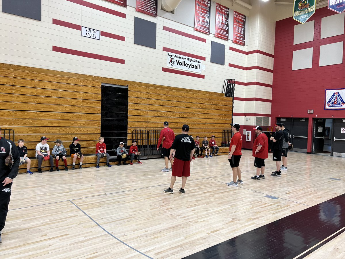 BaseballFahs's tweet image. Day 1 of youth camp was a great success. Lots of young Blackhawks got better today! We look forward to tomorrows session where we will focus on hitting. Following tomorrows camp will be our first day of practice for the high school season! 

#OneFort #AllInAllTheTimeAllBlackhawks