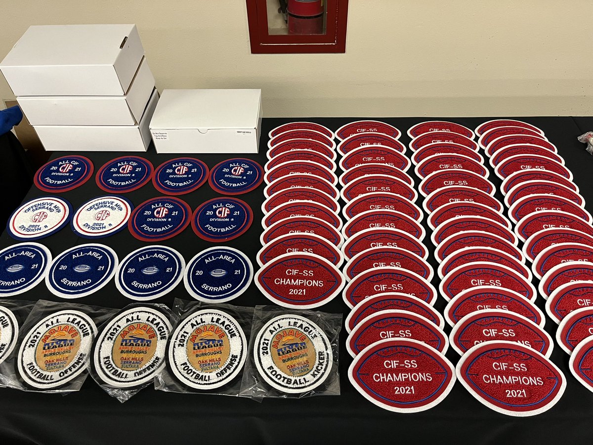 AWESOME BANQUET TODAY 💍💍💛💙🐍💍💍Thank you Serrano Boosters!!!! <a href="/signaturerings/">Signature Championship Rings</a>