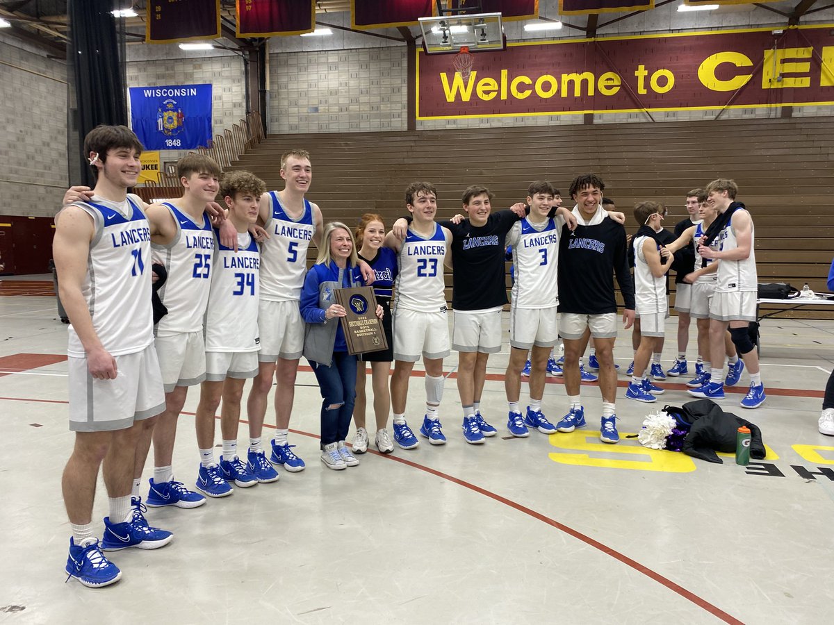 rohde_sharon's tweet photo. Super proud of this BC AVID group- it’s a great program under the incredible and committed leadership of @sabrinahintz https://t.co/Awk2clVHaZ