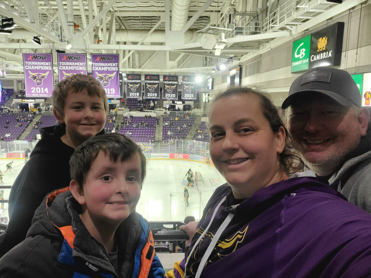 KristyTokheim's tweet photo. #GrinnellMavericks Wouldn't want to be anywhere else but at the @MNSUMankato hockey game!   Go MAVS! 
Section 314
Row D
Seats 1,2,3,4 https://t.co/1VxyVsZiq5