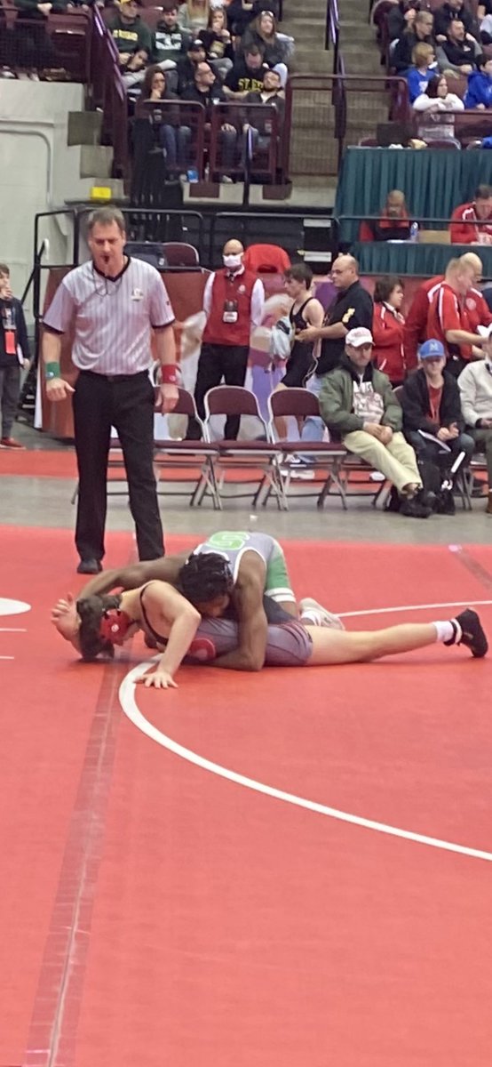 sciotoathletics's tweet image. Huge congratulations to TY WILSON as he sprints to the State Championship match  at 132lbs with a 15-2 MD over Brecksville!!  Ty will be on the big stage tomorrow night…GO IRISH!!