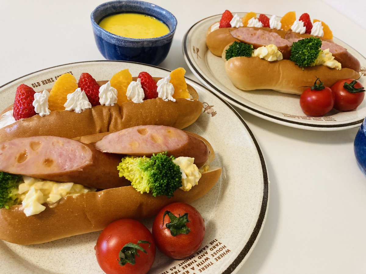病み上がりの6歳と9歳が作りました。
熱が下がって、よかったね。

#朝ごはん #フルーツサンド #ホットドッグ #サンデーモーニング