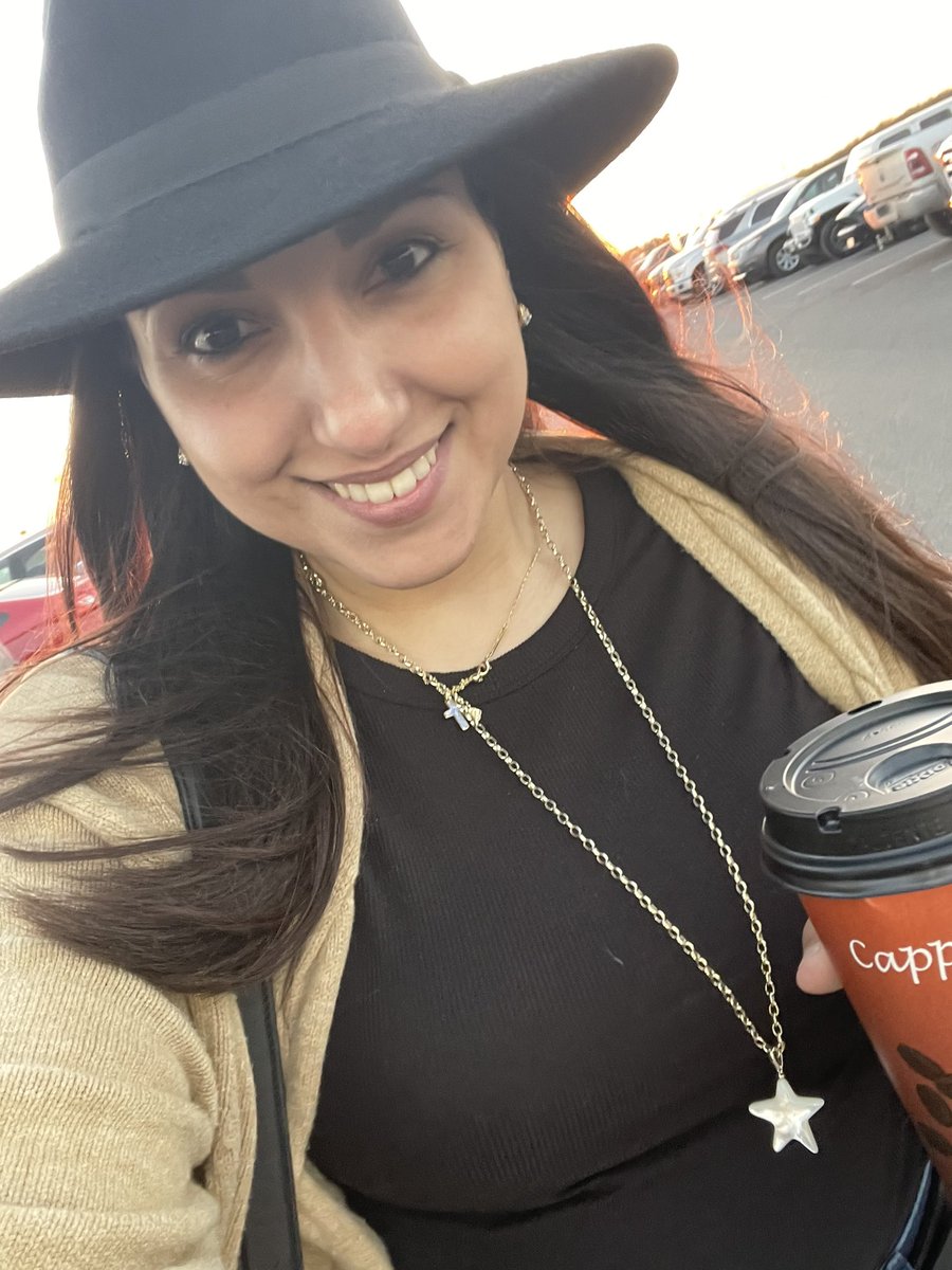 Shazari20's tweet photo. Itβs cold out here #rgvls https://t.co/RcnYfLZ0V4