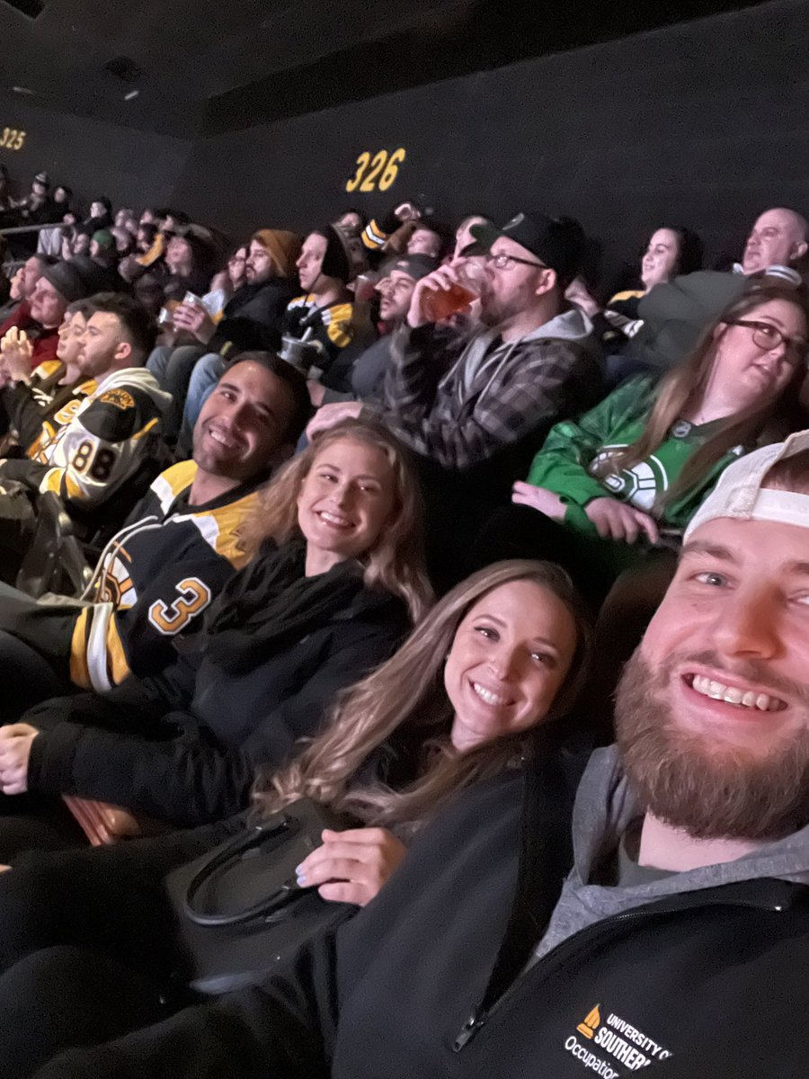 TiltonJosh's tweet photo. @NHLBruins #NHLBruins #mohegansunfanphotos BIG 30th Birthday to Sam!! https://t.co/H8EjttABMy