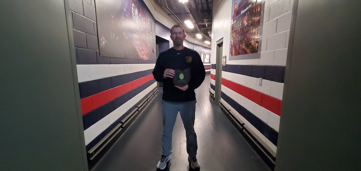 🏒#OHSAA ICE HOCKEY: Congratulations to Steve Elliott on winning the 2022 Ohio High School Ice Hockey Coaches Association's SEI Award winner! Steve is in his 6th season as the coach at his alma mater, Sylvania Northview.