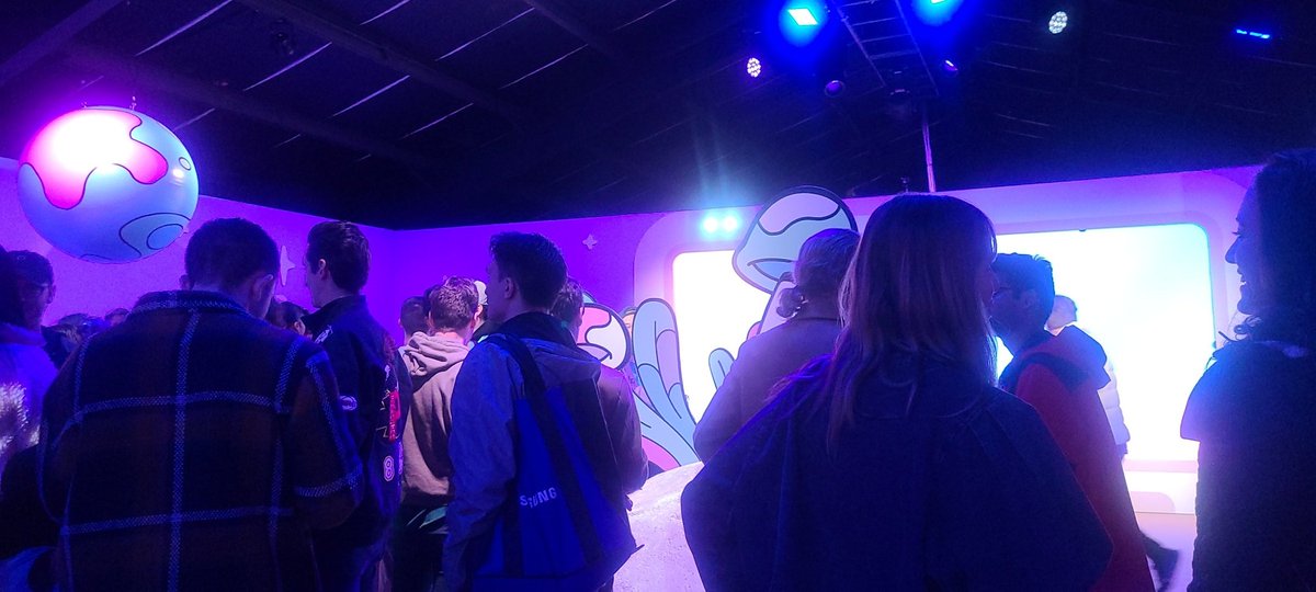 sxswrsvps's tweet photo. Doodle house #sxline is long, maybe like 30mins. One drink ticket one food, but food ran out. #SXnoms need proof of vaccination https://t.co/gKDKFqUw4v