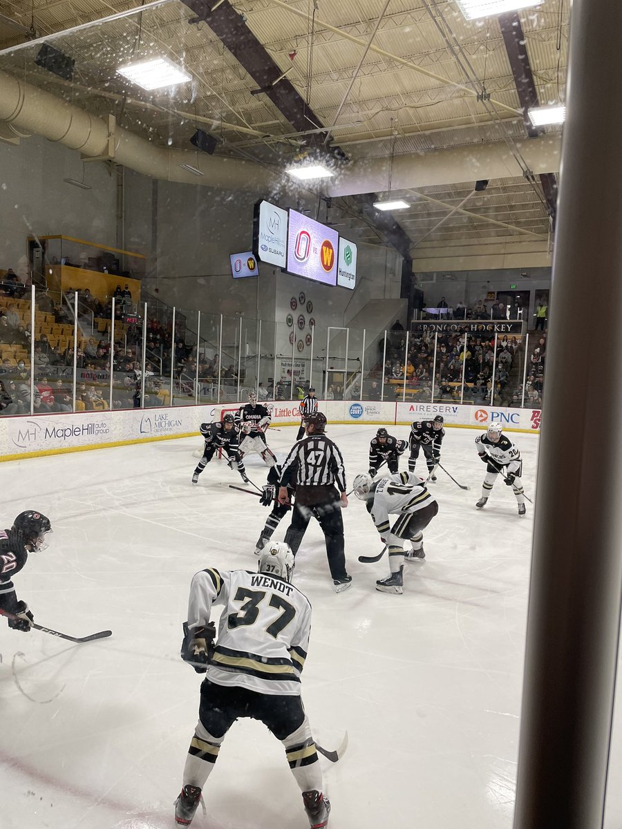 carolynmbinder's tweet photo. Enjoying the #SpectatorLife watching some playoff hockey at Lawson! Love that my wife asked to go to a hockey game for #datenight #LetsRide @TheNCHC @WMUHockey #cawlidgehawkey 🥅🥳🐴🥰 https://t.co/03i6LgFmX3