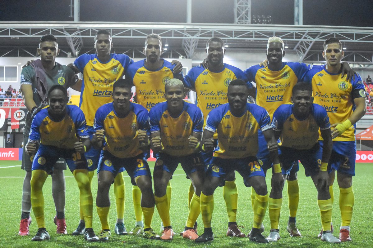 ¡Los XI en cancha! 🦈🇺🇦
#LaBerraqueraEnLPF