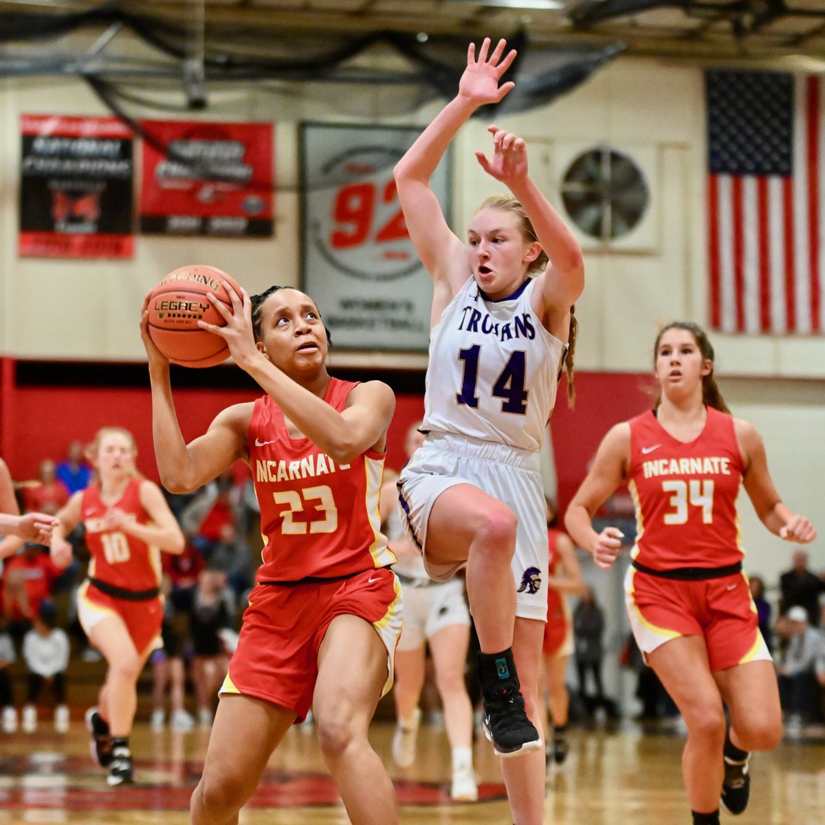 John Sextro 🏀 🥎 🏐 🎙 tweet media