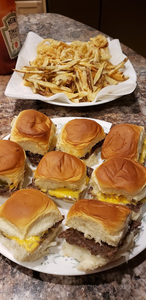 Doe & Arrow Hunting tweet media