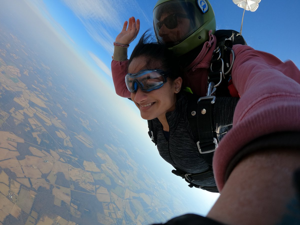 GitikaGorthi's tweet photo. Explore, experience, and then push beyond… 🚀🤩💫

Watch my FIRST Skydiving Experience at 18: https://t.co/uxEZXiyvbw! https://t.co/89hyCu4Foz