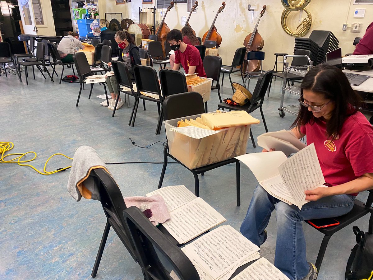 USCTMB's tweet photo. Thank you to the amazing group of band alumni who came out to our @USCAlumni #SCervice project today at Dana Middle School in San Pedro! https://t.co/lwPByvr3wa