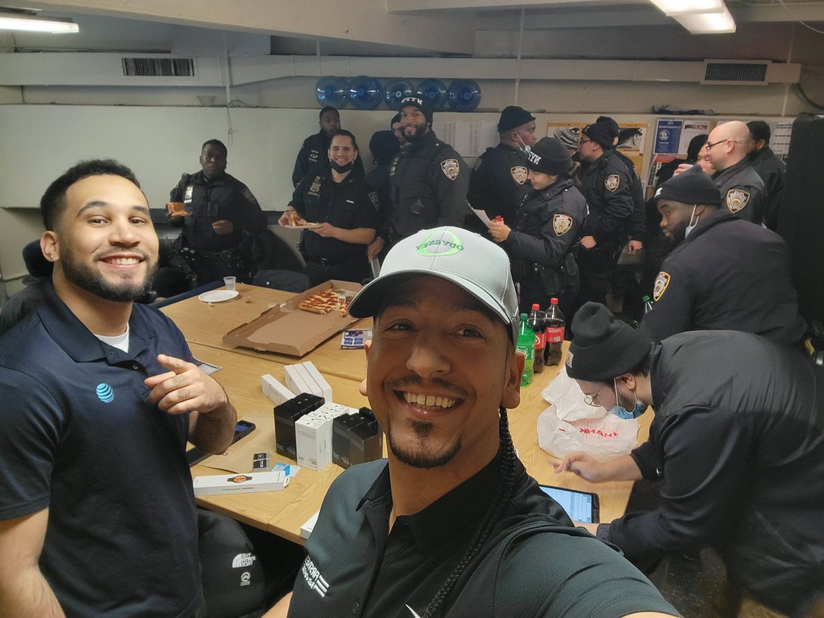 Thank you to the Amazing Police Officers of NYC! 15+ FN's later w/ another date confirmed + Many other Leads! #FirstNet #ATT #TeamEmpire #OneNYNJ #MadisonAve <a href="/JuanGNYC/">JuanG</a> <a href="/Juanitosaid__/">Juan D</a> <a href="/Danny_Perez_01/">Danny Perez</a> <a href="/judy_cavalieri/">Judy Cavalieri</a>