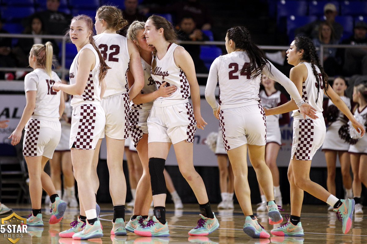5StarPreps's tweet photo. CLASS 4A STATE CHAMPIONSHIP 

BEARDEN (36-3) wins its FIRST state girls basketball championship, knocking rival Farragut on Saturday night at MTSU’s Murphy Center. 

Win streak hits 22 for Bearden, as it goes 5-0 against Farragut this season. https://t.co/Vt0vRwFTqp