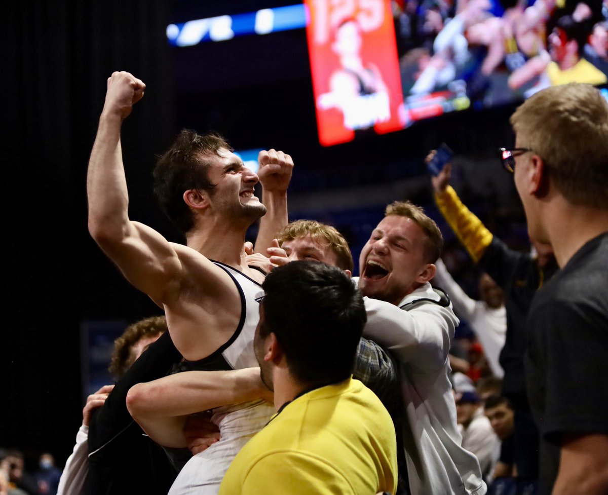 125 🥇 : NCAA NATIONAL CHAMPION! Cole Laya goes back-to-back and is now a TWO ✌️ Time National Champ! He gets the 9-0 Major Decision Win #ClimbTheHill