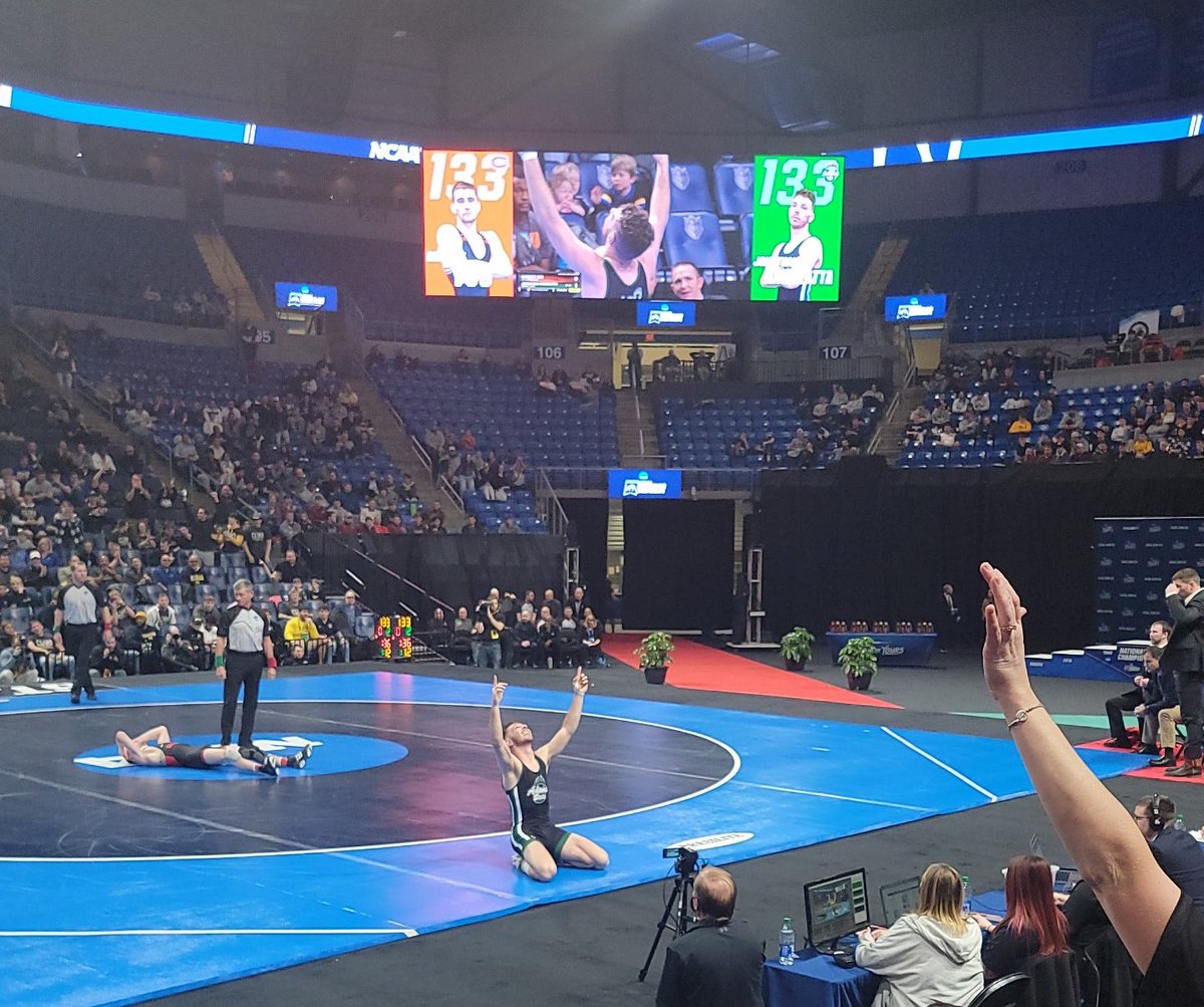 WRES| One down!!! <a href="/JonnyWrestling/">Jonathan Andreatta</a> is your National Champion at 133 pounds with a first period fall!!! #GoGrizzGo