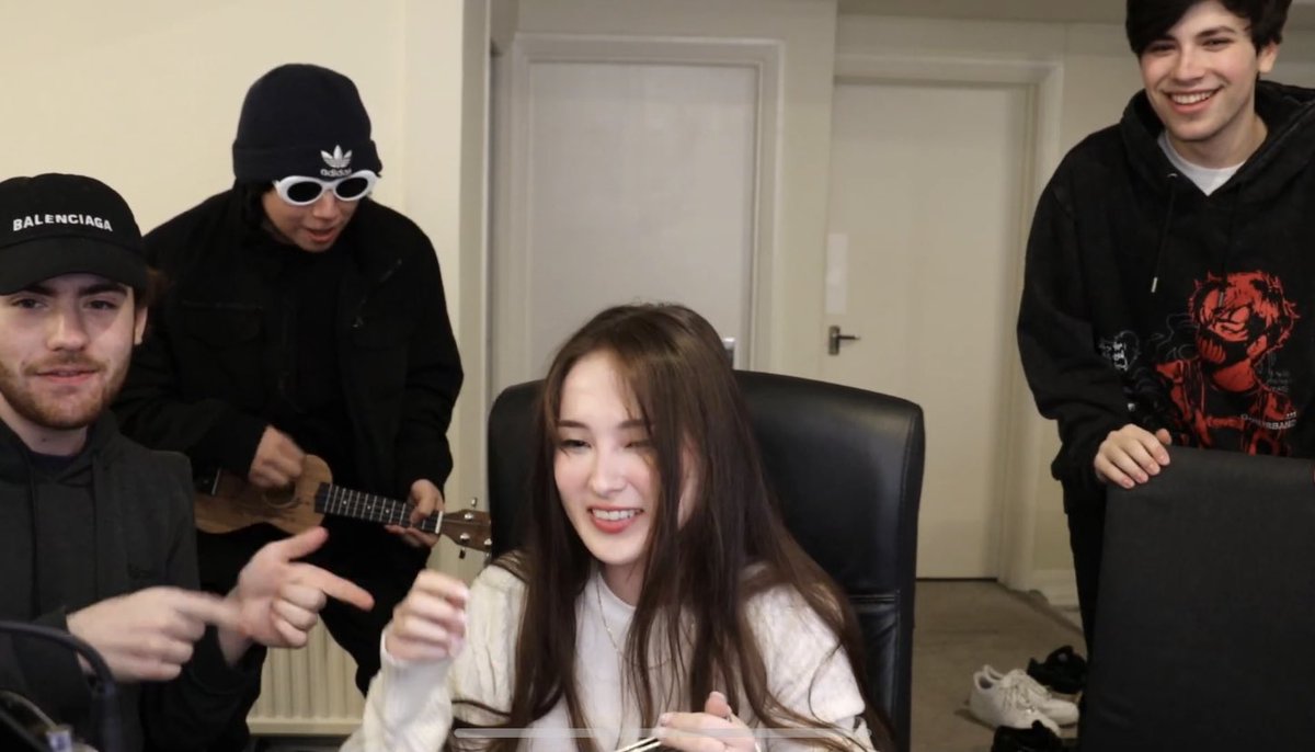 Julygodd's tweet image. THIS IS TOO MUCH I CANT