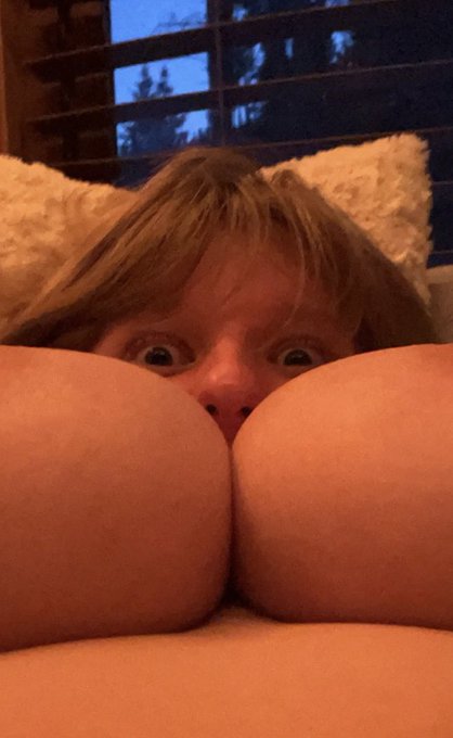 What my shoelaces see when I look down to tie them https://t.co/I9hXzv3PHo