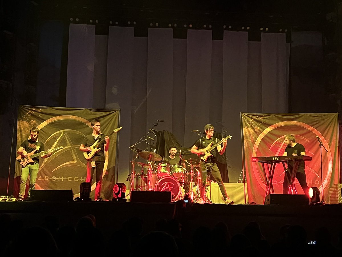 GeorgiaGuitar's tweet photo. On stage @arch_echo 🎸 @CocaColaRoxy opening for @dreamtheaternet 
#atlanta #cocacolaroxy #archecho #dreamtheater #guitar #guitarists #georgiaguitar https://t.co/sjjFeNpeQH