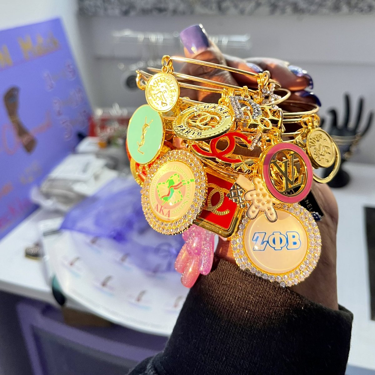 _BCharmed's tweet photo. #BCHARMED #AffordableAccessories 💫 https://t.co/r6RIJ29GkX