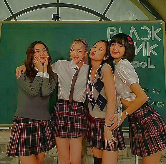 YaelHwang1's tweet photo. #1 BLACKPINK 👑 y #3 Girls’ Generation 👑 https://t.co/tsq0652LGP