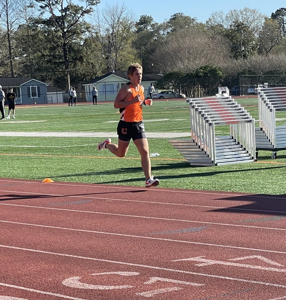 stevenvmayer's tweet photo. First time doubling 1600/3200! Good work today with 4:32/9:48 in windy conditions. Go bears! @CHSBRAthletics @CHSBRTrackField #trackandfield https://t.co/qhAFOHL05p