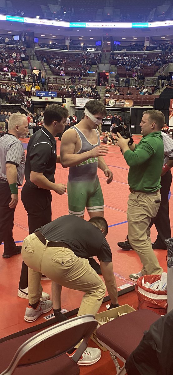 sciotoathletics's tweet image. CONGRATS to Matthew Howard as he secures at least a top 6 finish at STATES!!  Overcame some adversity 👀 in that match. GO IRISH!!