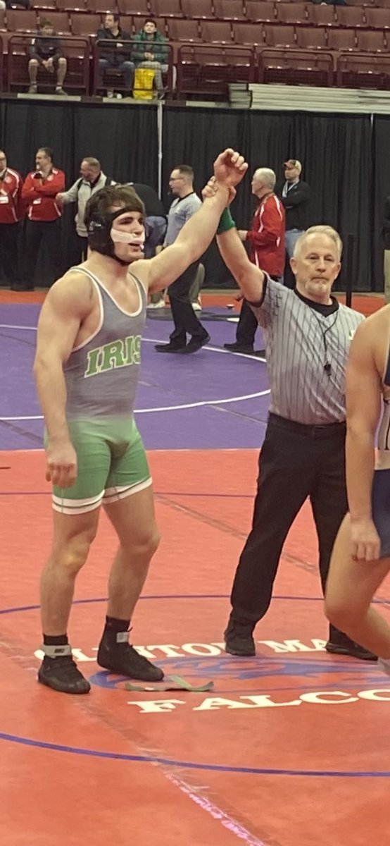 sciotoathletics's tweet image. CONGRATS to Matthew Howard as he secures at least a top 6 finish at STATES!!  Overcame some adversity 👀 in that match. GO IRISH!!