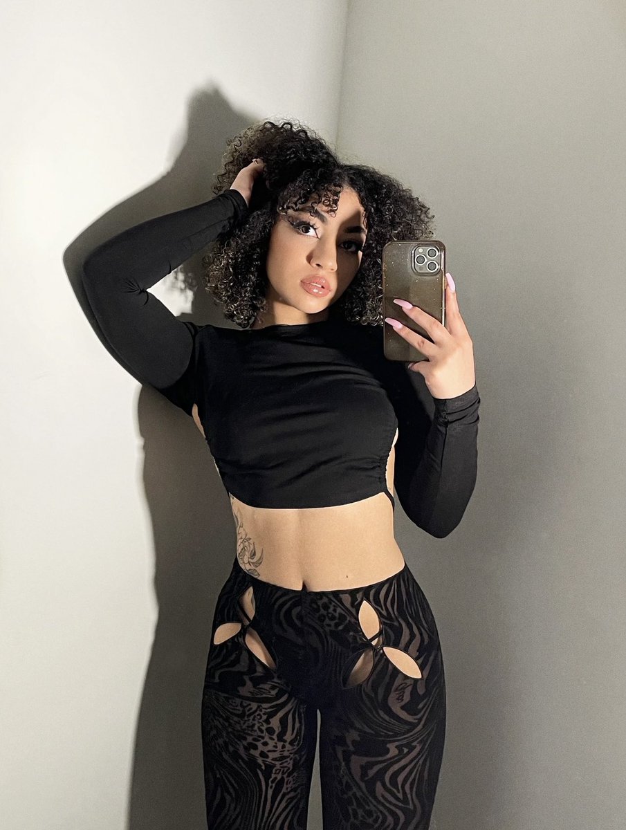 _myaamber_'s tweet photo. 🕷 https://t.co/ER1d1XzYlq