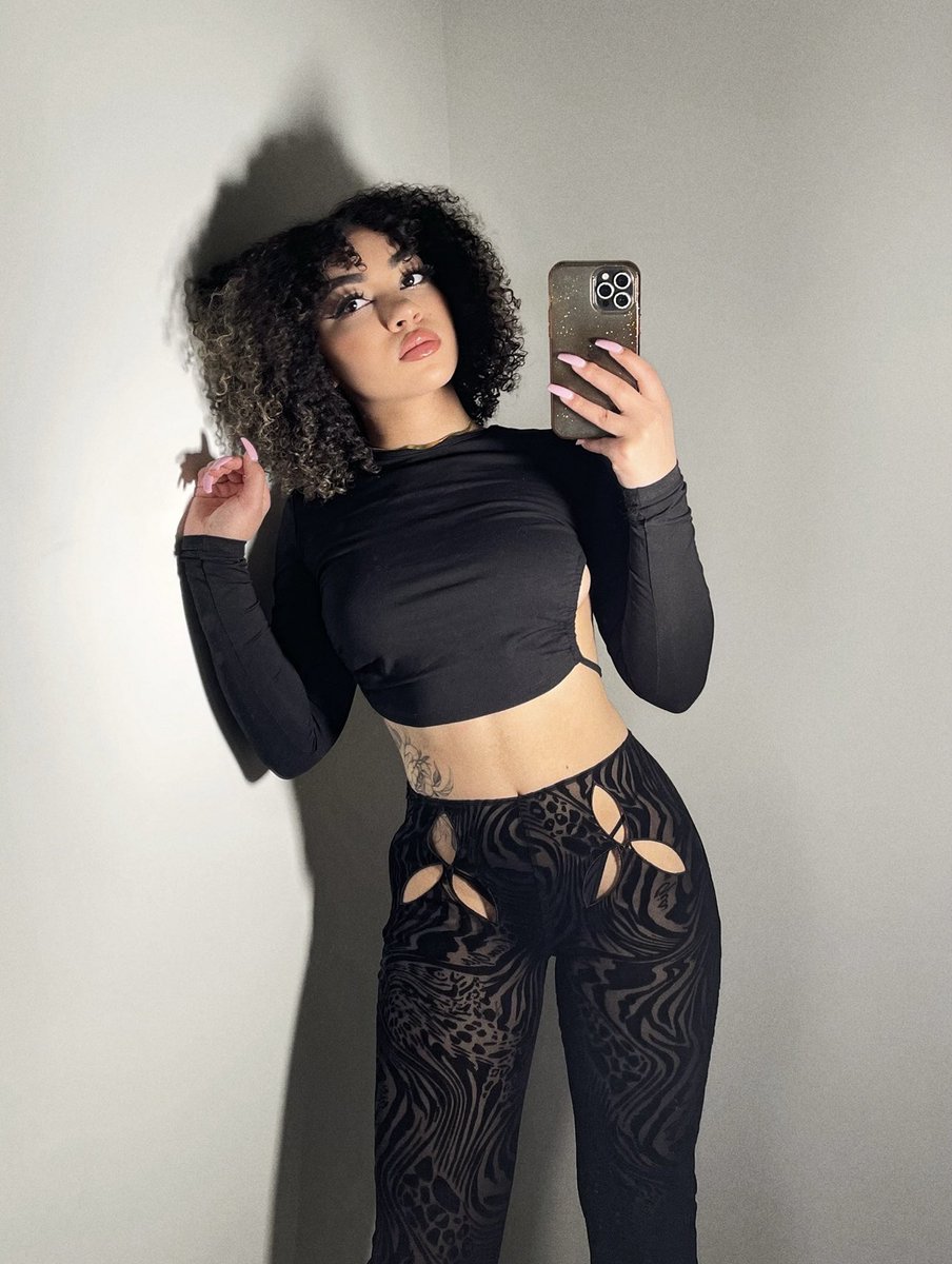 _myaamber_'s tweet photo. 🕷 https://t.co/ER1d1XzYlq