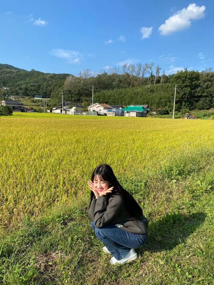 lvyujw's tweet photo. happy sumin day ! 🤍
#HappySuminDay 
#STAYC #스테이씨 #Sumin #수민 https://t.co/vhxgWjcFQL