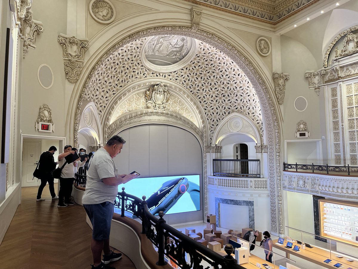8_bit_teacher's tweet photo.  More pics from the Tower Theatre Apple Store.  #BPSDInnovators https://t.co/PWLF0mpU1k