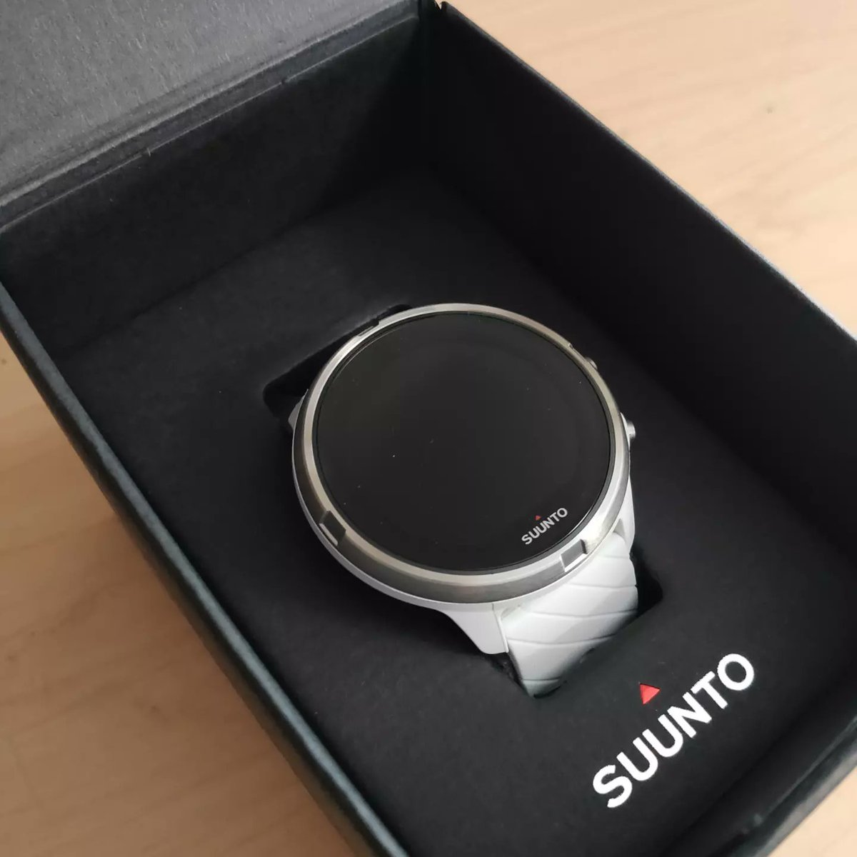 Maxy_yade's tweet photo. New watch https://t.co/BhbULz9QOc
